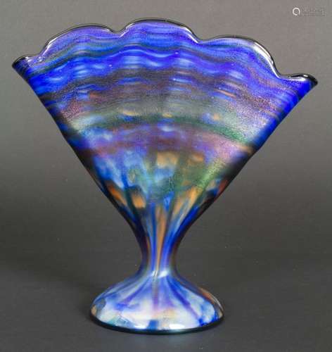 Fächervase / A fan shaped vase, wohl Josef Riedel,…