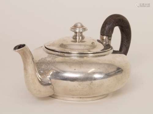 Empire Teekanne / An Empire silver tea pot, Neapel…