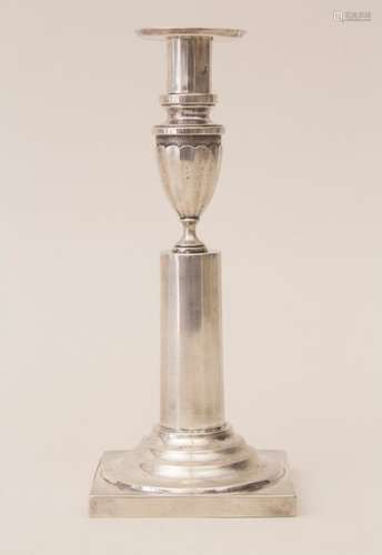 Empire Leuchter / An Empire silver candlestick, Ja…