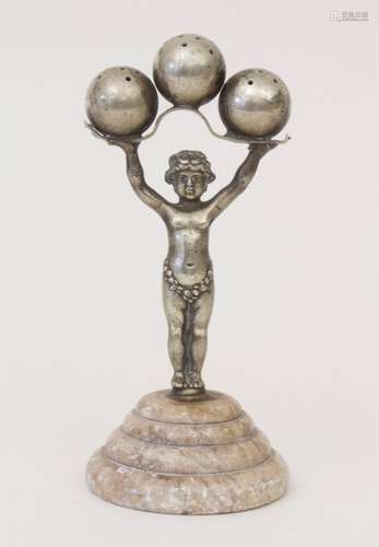 Figürlicher Hutnadelhalter / A figural bronze hatp…