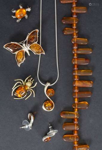 Konvolut Bernsteinschmuck / Amber Jewellery