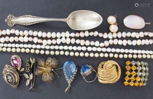 Konvolut Modeschmuck / A set of costume jewellery