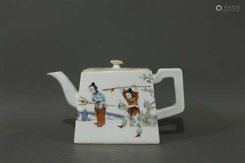 A Chinese Famille-Rose Porcelain Tea Pot