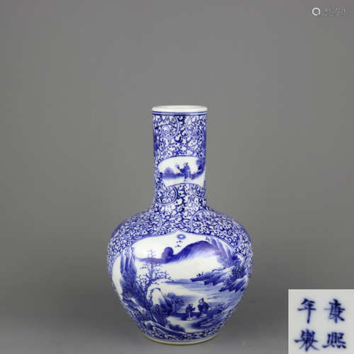 A Chinese Blue and White Porcelain Vase