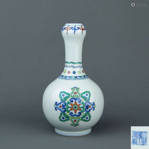 A Chinese Dou-Cai Porcelain Vase