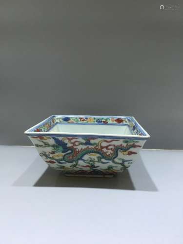 A Chinese Wu-Cai Porcelain Square Bowl