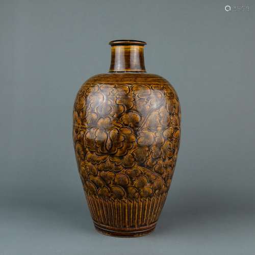 A Chinese Jizhou Porcelain Vase