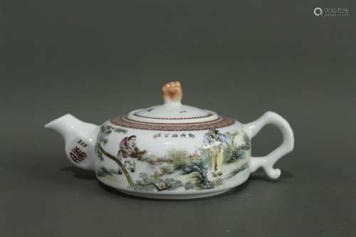 A Chinese Famille-Rose Porcelain Tea Pot