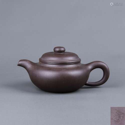 A Chinese Yixing Clay Tea Pot, Gu Jingzhou Mark