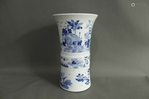 A Chinese Blue and White Porcelain Vase