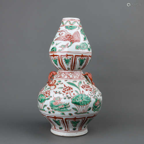 A Chinese Famille-Rose porcelain Double Gourd Vase