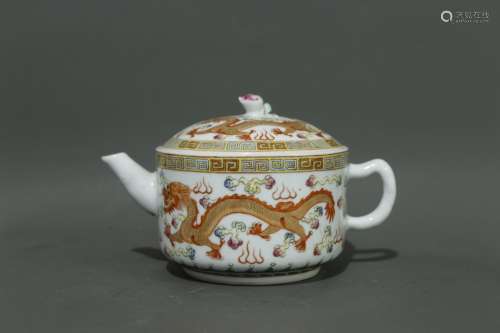 A Chinese Famille-Rose Porcelain Tea Pot