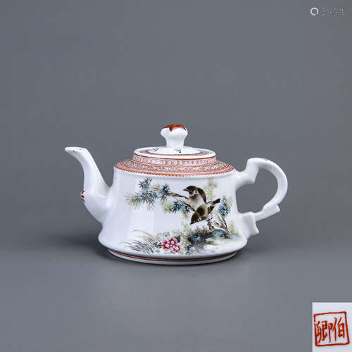 A Chinese Famille-Rose Porcelain Tea Pot