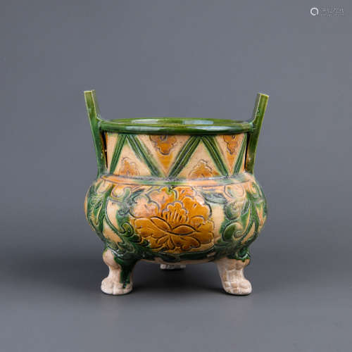 A Chinese San-Cai Porcelain Incense Burner