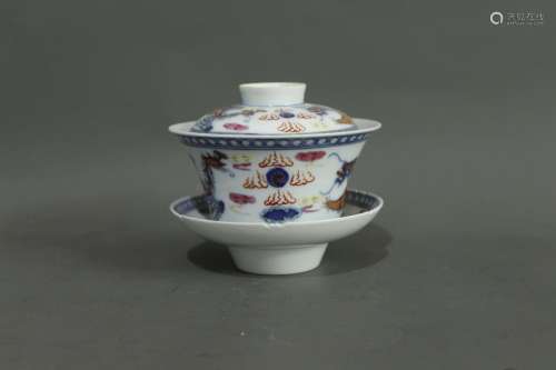 A Chinese Dou-Cai Porcelain Tea Cup with Cover