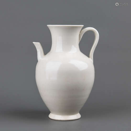 A Chinese White Glazed Porcelain Wine Pot