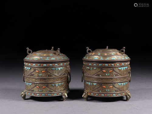 A PAIR OF SILVER TRIPOD BOXES EMBEDED AGATE&TURQUOISE STONE