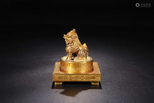 A GILT BRONZE SEAL WITH PLATE