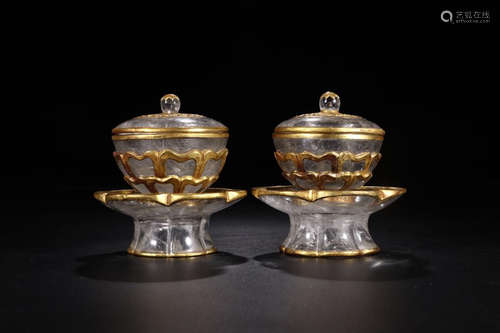 PAIR OF CRYSTAL BOWLS WITH GOLD OUTLINE