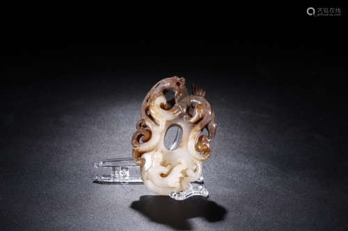 A HETIAN JADE PENDANT WITH DRAGON CARVED