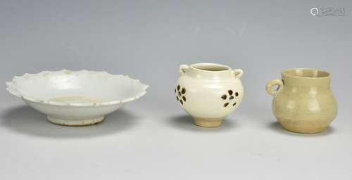 3 Small, Chinese, Ceramics: 1 Dish, 2 Jugs