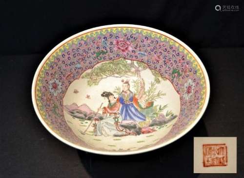 Large Chinese Qing Dynasty Porcelain Bowl