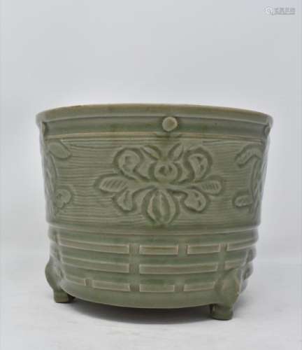 Chinese Song Dynasty Longquan Kiln Porcelain Tripod