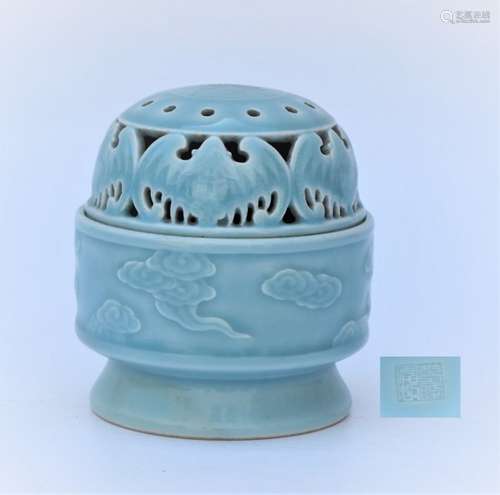 Chinese Qing Dynasty sky blue porcelain censer