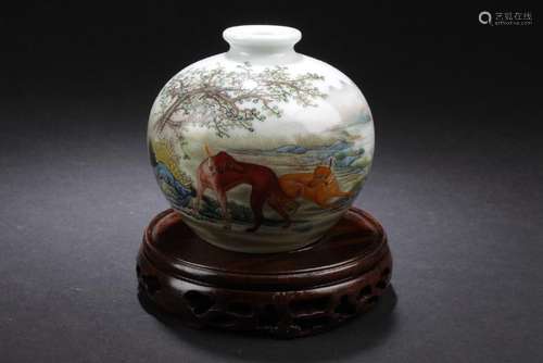 A Short-opening Horse-portrait Porcelain Vase