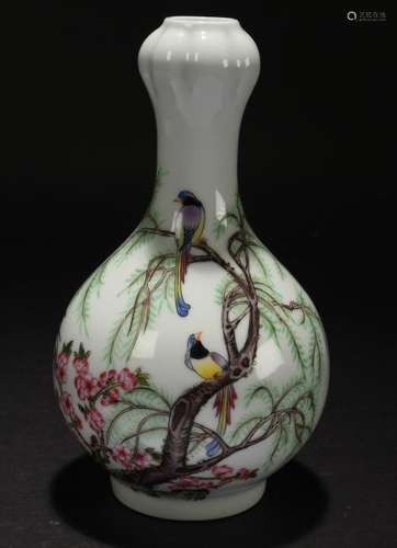 A Chinese Nature-sceen Estate Garlic-head Porcelain