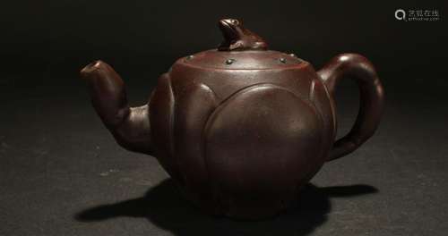 A Chinese Fortune Estate Tea Pot Display