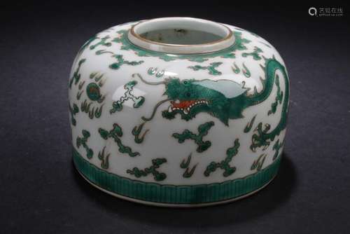 A Chinese Dragon-decorating Estate Porcelain Cup