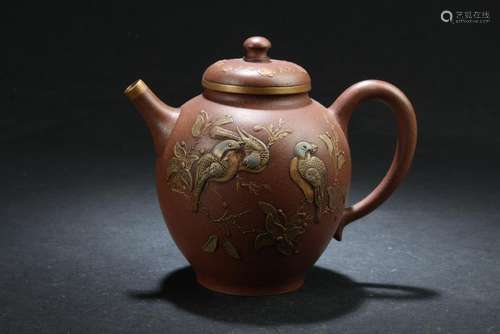 A Chinese Nature-sceen Estate Tea Pot Display