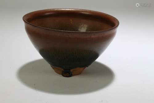 A Chinese Circular Classic Bowl Display