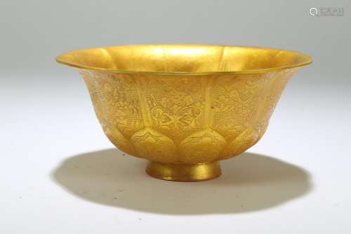 A Chinese Anicent-framing Lotus Gilt Bowl Display