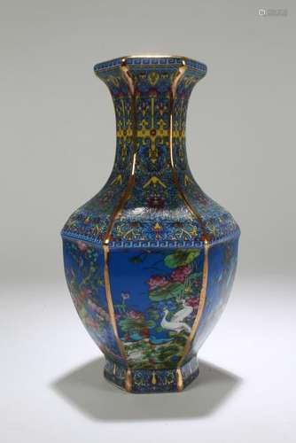 A Chinese Hexa-fortune Estate Porcelain Vase Display