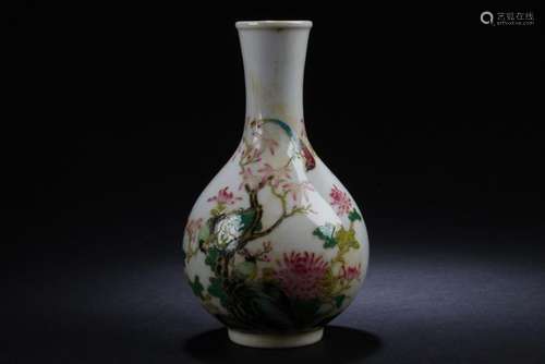 An Estate Chinese Nature-sceen Porcelain Vase Display