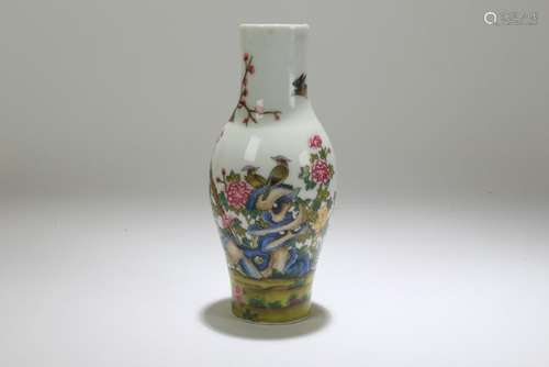 A Chinese Nature-sceen Poetry-framing Estate Porcelain