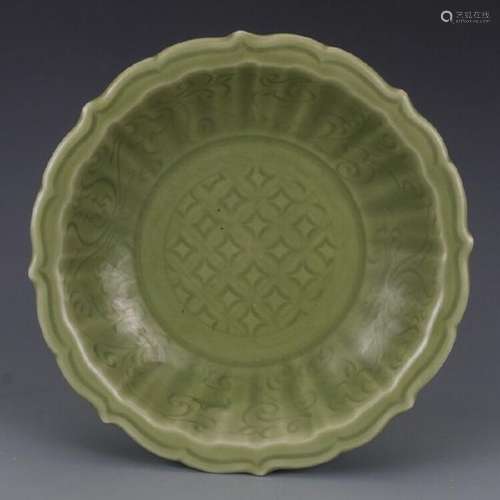 A CELADON DISH PLATE SONG DYNASTY 10TH/C.