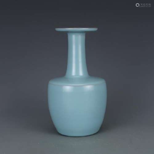 A SKY BLUE GLAZED VASE MING DYNASTY.