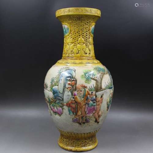 A YELLOW GROUND FAMILLE VERET VASE QIANLONG MARK 17TH/C