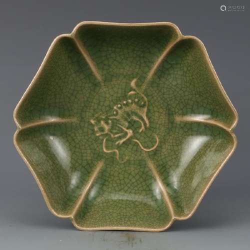 A CELADON LION PLATE SONG DYNASTY 10TH/C.