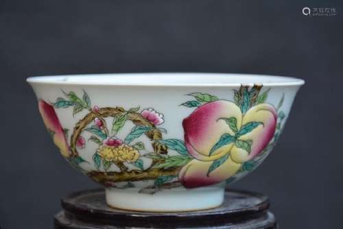 A FAMILLE VERTE PEACH BOWL YONGZHENG MARK 17TH/C.