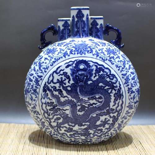 A BLUE & WHITE DRAGON MOON FLASK QIANLONG MARK 17TH/C.