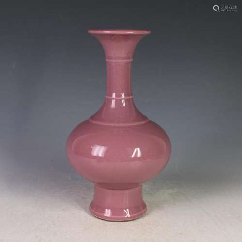 A PINK GLAZED BOTTLE VASE YONGZHENG MARK 17TH/C.