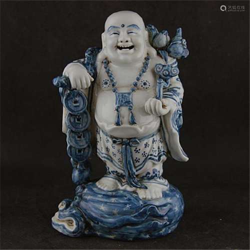 A BLUE & WHITE PORCELAIN BUDDHA FIGURE QING DYNASTY.