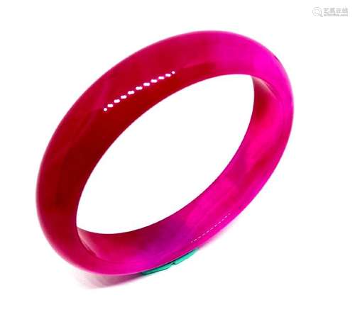 A NATURAL PINK AGATE JADE BANGLE.