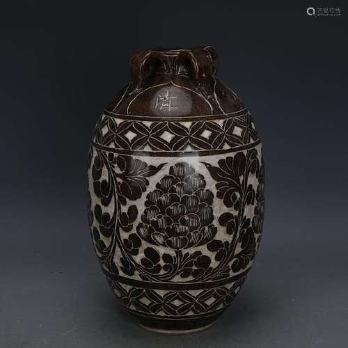 A BLACK & WHITE CIZHOU VASE SONG DYNASTY 10TH/C.