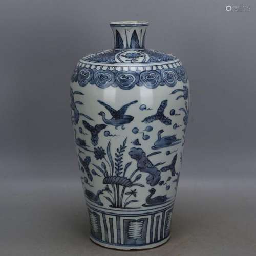 A BLUE & WHITE LOTUS MEIPING VASE QING DYNASTY.