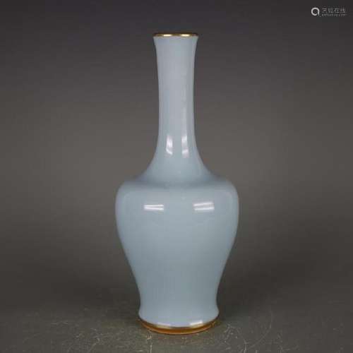 A SKY BLUE GLAZED BOTTLE VASE KANGXI MARK 17TH/C.